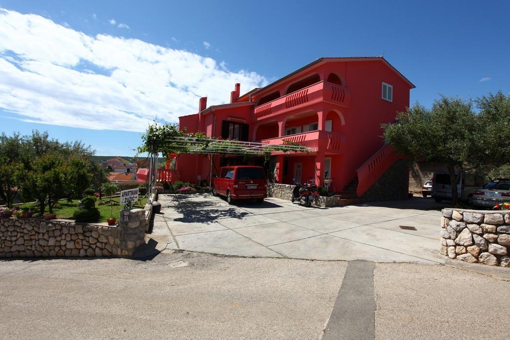 Apartmani Zuzic Krk Town Bagian luar foto